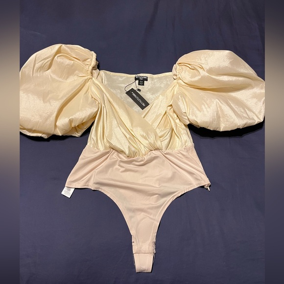 Pretty Little Thing Plus Cream Extreme Puff Sleeve Bodysuit Size:12 - Picture 2 of 8